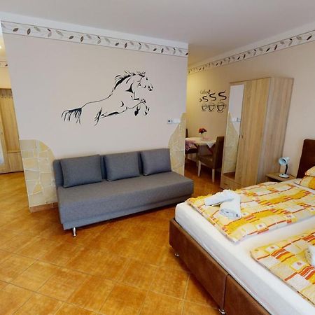 Cristian Apartman Hajduszoboszlo Luaran gambar