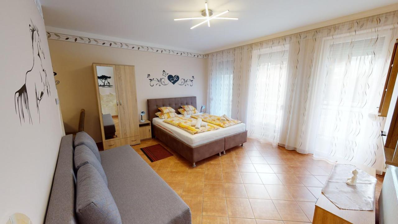 Cristian Apartman Hajduszoboszlo Luaran gambar