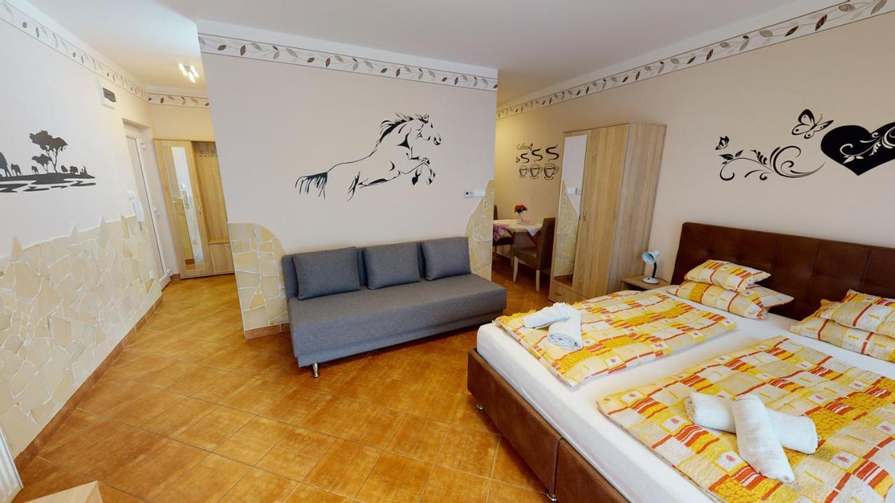Cristian Apartman Hajduszoboszlo Luaran gambar