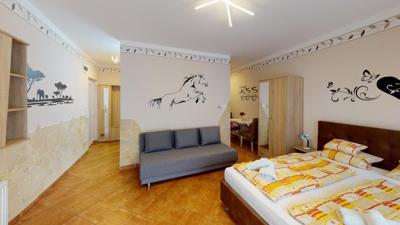 Cristian Apartman Hajduszoboszlo Luaran gambar