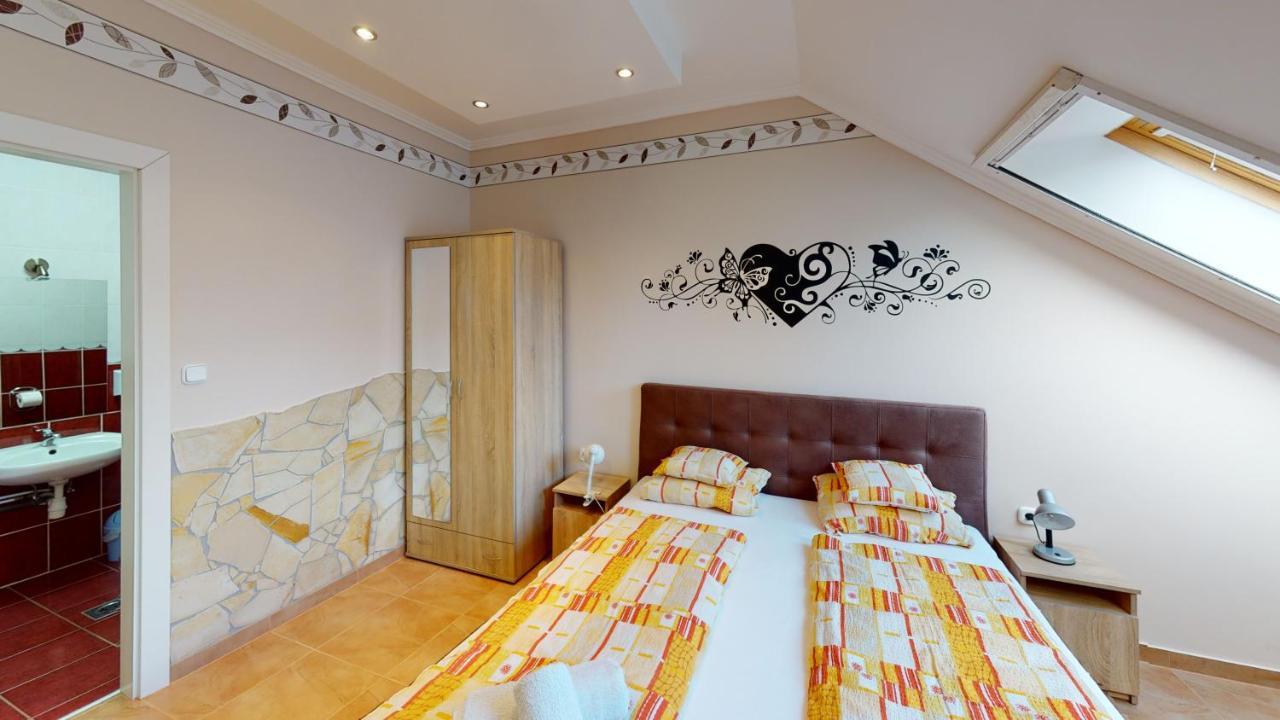 Cristian Apartman Hajduszoboszlo Luaran gambar