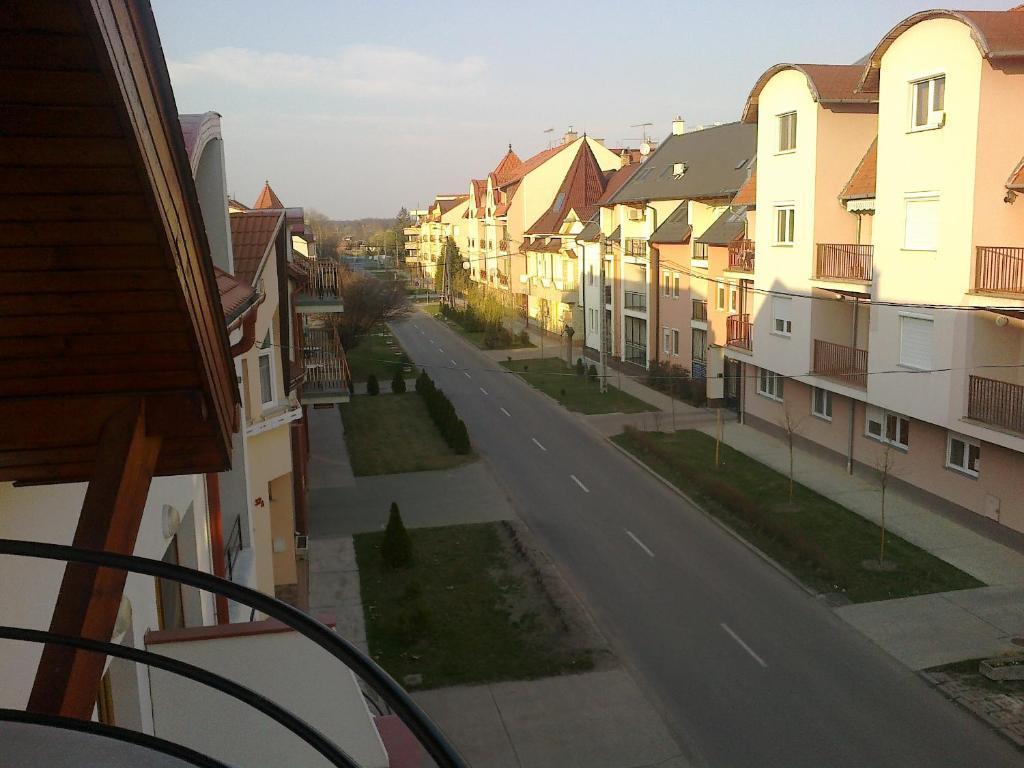 Cristian Apartman Hajduszoboszlo Luaran gambar