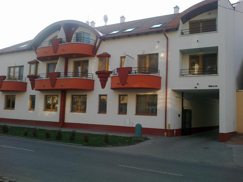 Cristian Apartman Hajduszoboszlo Luaran gambar